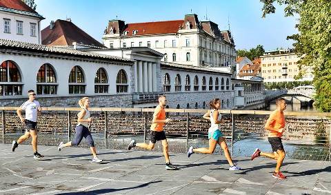 Tek čez mostove Ljubljanice