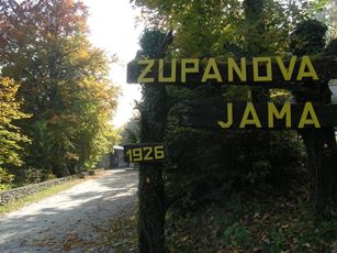 Zupanova jama napis